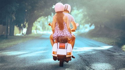 Mit unserer Mopedversicherung erhalten Sie günstig Ihr Mopedkennzeichen ✔ Moped-Haftpflichtversicherung & Teilkasko ✔ Gilt europaweit ➜ Hier informieren